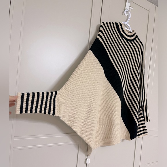 Suzy Shier Oversized Tunic - Picture 6 of 10